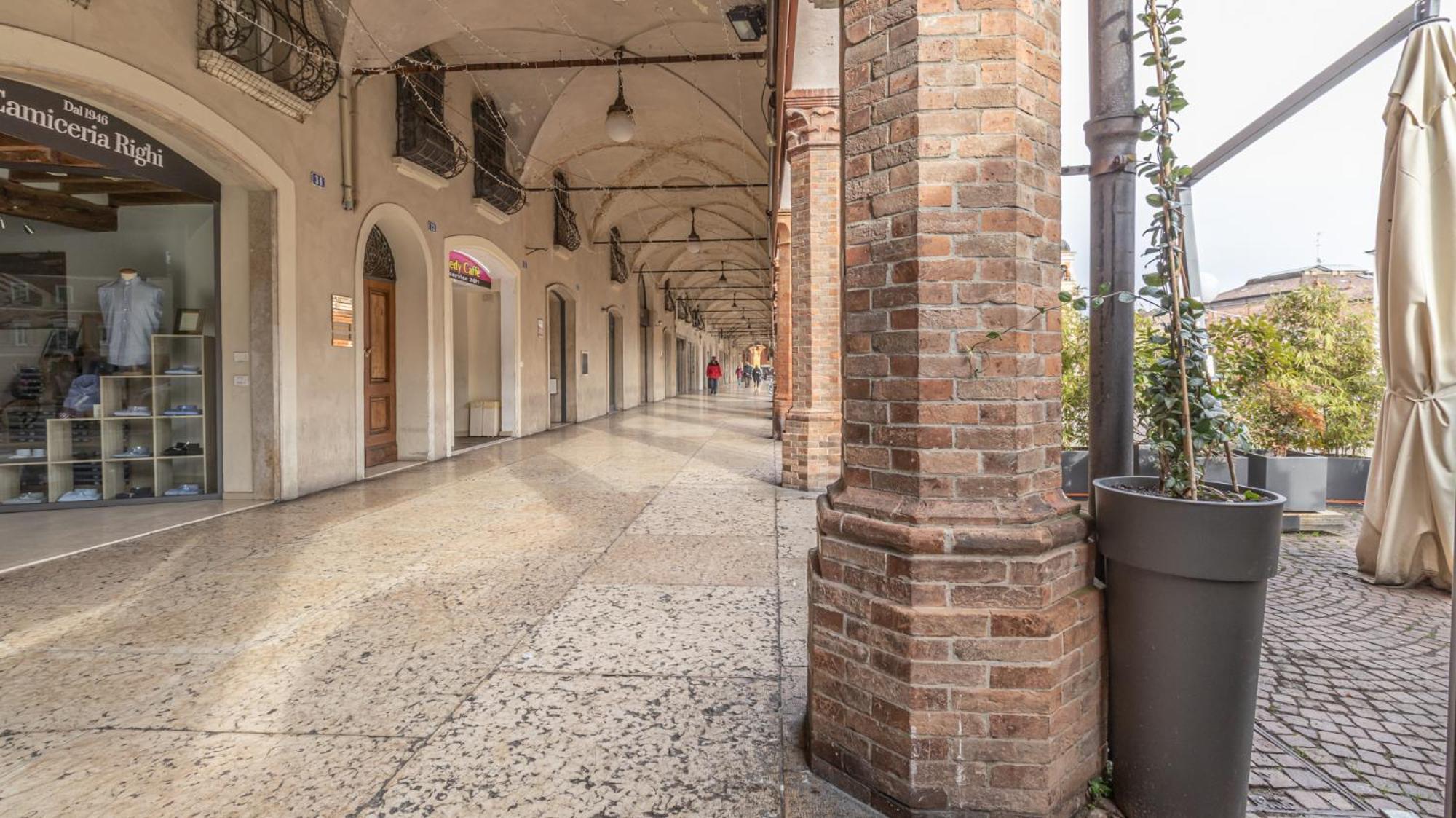 Piazza Martiri-In Pieno Centro Sotto Al Castello Appartement Carpi Buitenkant foto